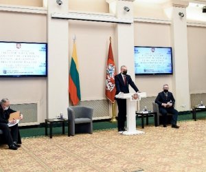 Президент Литвы: протоколы Молотова-Риббентропа РФ пытаются прикрыть ложью