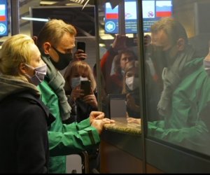 Литва призывает ЕС ввести санкции для России из-за задержания А. Навального