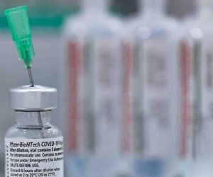 Служба контроля над лекарствами Литвы скептически оценивает перенос второй дозы Pfizer