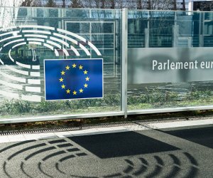 В ЕС надеются на коллективный иммунитет от COVID к середине лета