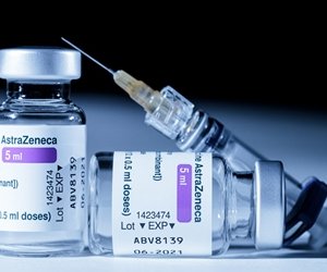 Министерство: вакциной AstraZeneca и далее будут прививать всех совершеннолетних (дополнено)