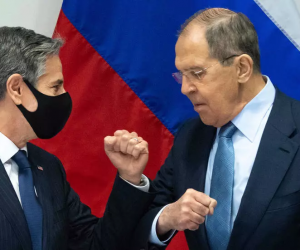 Кремль позитивно оценивает итоги переговоров Лавров-Блинкен, но диалог простым не будет