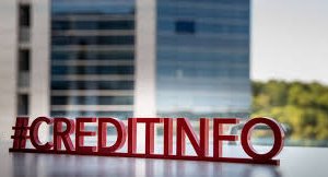 Creditinfo: в большинстве компаний Литвы мужчины зарабатывают больше