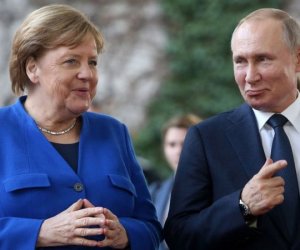 Евросоюз отказался от идеи саммита с Россией, за которую ратовали Меркель и Макрон