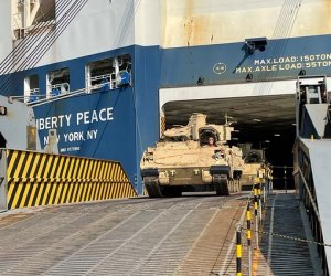 В Клайпеду доставлена военная техника четвертой ротации батальона США (обновлено)