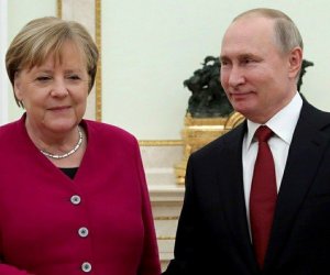 Меркель обсудила в телефонном разговоре с Путиным «Северный поток - 2» и транзит через Украину (дополнено)