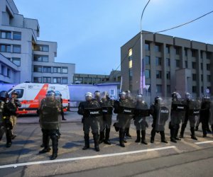 Подозрения в беспорядках у здания Cейма Литвы предъявлены 38 лицам