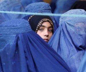 В Афганистане возобновили работу школы, девочек и учительниц в них не пустили