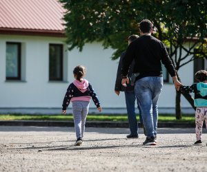 В центре приема беженцев в Рукле у мигрантов родился мертвый младенец 