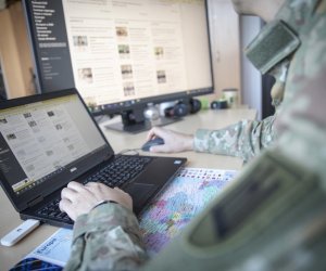 Военные аналитики: в октябре возросла активность  негативной информационной деятельности 