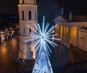 Кафедральную площадь столицы Литвы украсила Рождественская елка