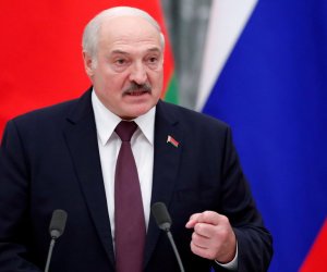 Лукашенко пригрозил перекрыть транзит Литве