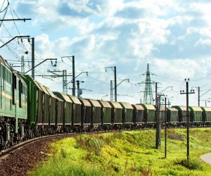 Латвийские ведомства и частные перевозчики не видят возможности для транзита удобрений из Беларуси