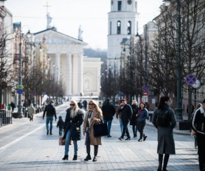 COVID-19 в Литве за сутки: 5 735 новых случаев, 17 скончавшихся (дополнено)