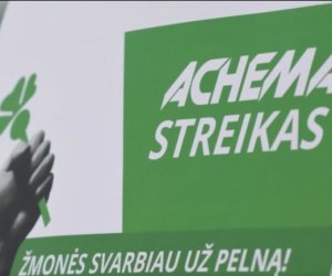 Профсоюз называет незаконным план компании "Achema" приостановить трудовые договоры бастующих