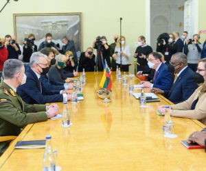 Г. Науседа на встрече с министром обороны США Л. Остином : Литва ценит участие США в обеспечении безопасности Балтийского региона