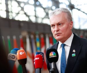 Опрос: президент остается самым популярным политиком в Литве