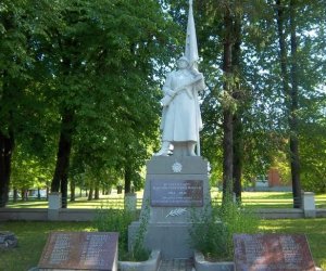 В Юрбаркском и Кайшядорском районах Литвы осквернены памятники советским воинам