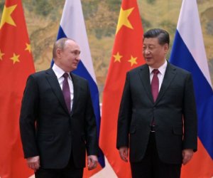 Поможет ли России "лучший друг"? Как Китай реагирует на вторжение в Украину