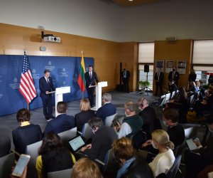 Пресс-конференция госсекретаря США Э. Блинкена и главы МИД Литвы Г.Ландсбергиса