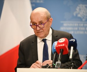 Глава МИД Франции призывает найти общий подход относительно дополнительных сил в регионе