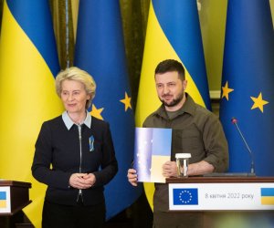 Урсула фон дер Ляйен: "Украине место в европейской семье..." (видео)