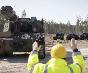 В Литву прибыли около 100 дополнительных военных США с системой Paladin