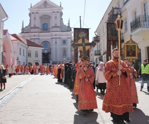В Вильнюсе сотни православных приняли участие в ходе за единство Церкви и остановку войны
