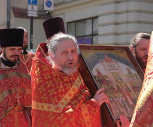 В Вильнюсе сотни православных приняли участие в ходе за единство Церкви и остановку войны