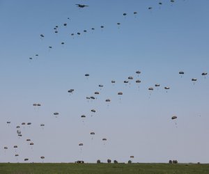 В связи с началом интенсивного цикла учений армия предупреждает о транспортных конвоях