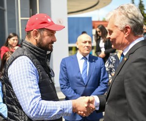 Президент – военным беженцам в Молдове: Украина победит