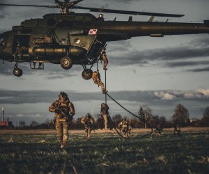 Командующий ВС Литвы В. Рупшис после заключительного этапа учений "Пылающий меч-2022"  общался с журналистами