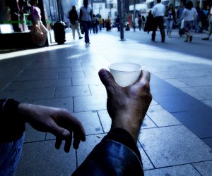 За чертой абсолютной бедности в Литве в прошлом году были 3,9% жителей
