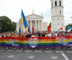 В центре столицы Литвы свыше 4,5 тыс. человек принимают участие в марше "Baltic Pride"