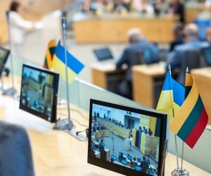 Конфликт в Сейме Литвы: оппозиция обещает заседать отдельно, попытки наладить диалог
