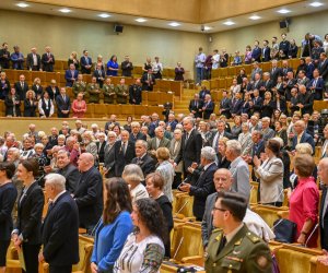 В День траура и надежды Президент Г. Науседа отмечает, что РФ повторяет это в Украине