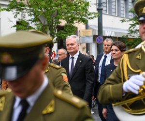 В День траура и надежды Президент Г. Науседа отмечает, что РФ повторяет это в Украине