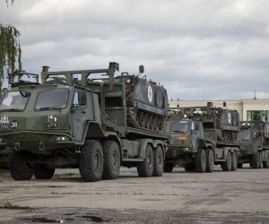 Литва передала обороняющейся от нападения России Украине бронетранспортеры