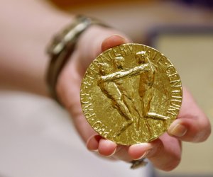 За нобелевскую медаль Муратова на аукционе заплатили более $100 миллионов