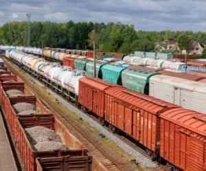 Начинается ограничение транзита цемента и алкоголя в Калининградскую область