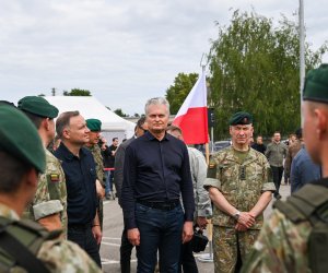 Президент Литвы: не стоит вздрагивать от каждого заявления России 