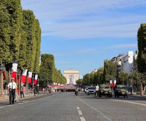 Военные роты почетного караула участвовали в праздновании Дня взятия Бастилии в Париже