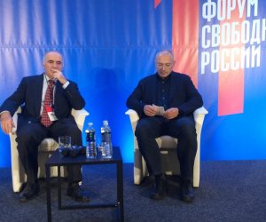 Ходорковский, Каспаров призывают не вводить полный запрет на визы для россиян