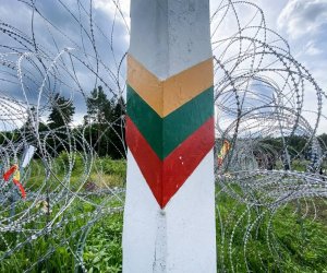 Пограничники не пропустили в Литву на границе с Беларусью, как и накануне, 78 нелегальных мигрантов