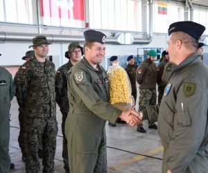 В миссии воздушной полиции НАТО чешских военных сменили польские