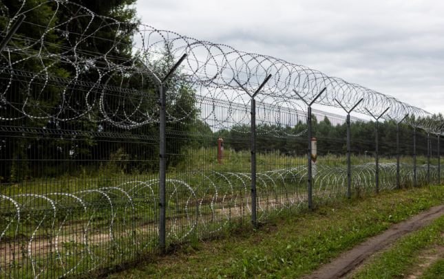 На границе Литвы с Беларусью не пропущен 81 нелегальный мигрант