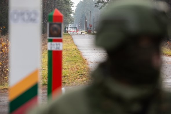 На границе Литвы с Беларусью развернули 32 нелегальных мигранта
