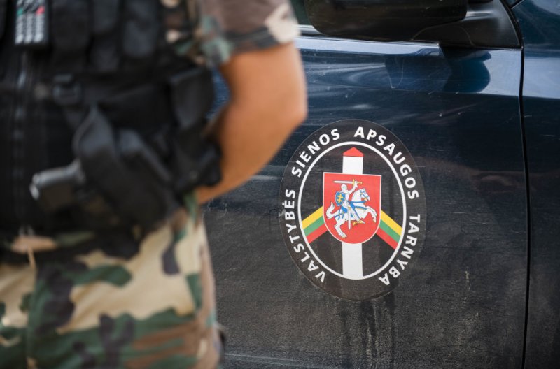 На границе Литвы с Беларусью развернули 7 нелегальных мигрантов