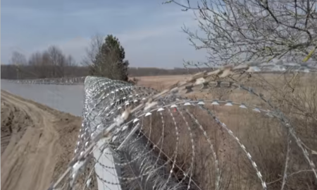 На границе с Беларусью развернули 33 нелегальных мигранта