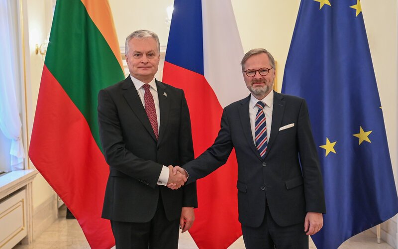 Президент Литвы обсудил в Чехии с премьером этой страны расширение ЕС, энергетику